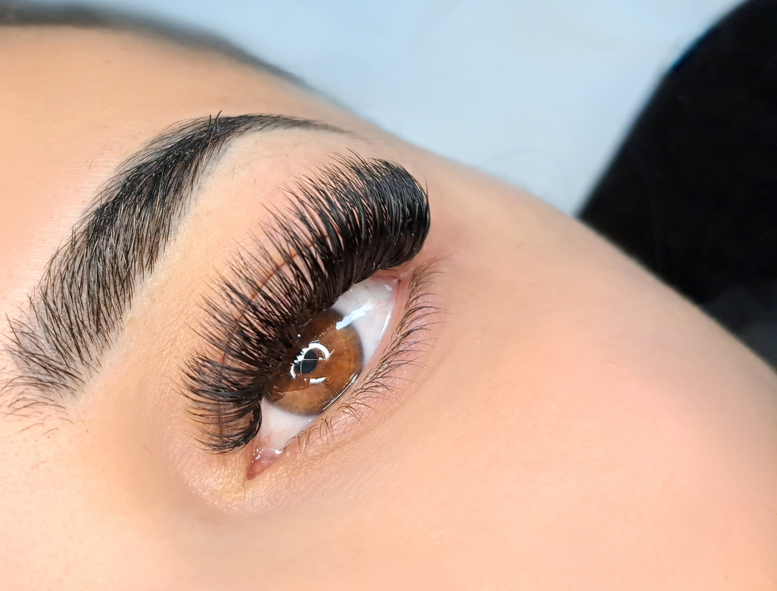 Classic, Hybrid and Pre-made Volume Lash Course online beauty course